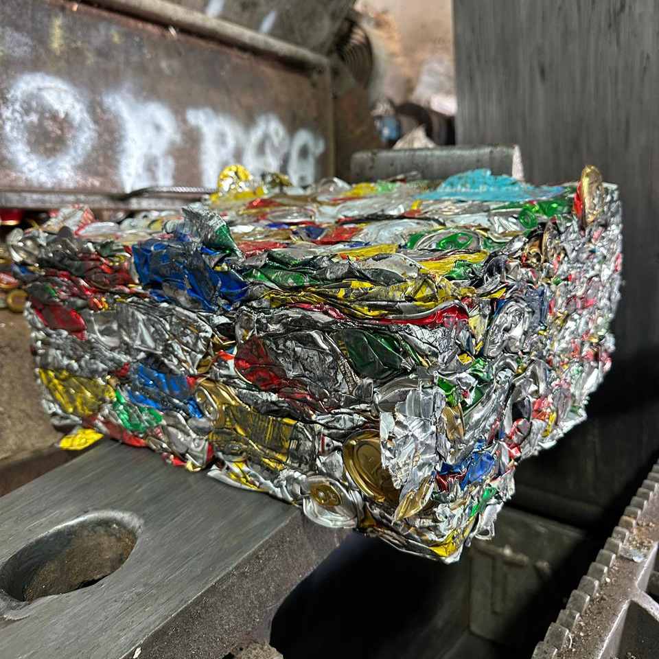 caminhão de reciclagem